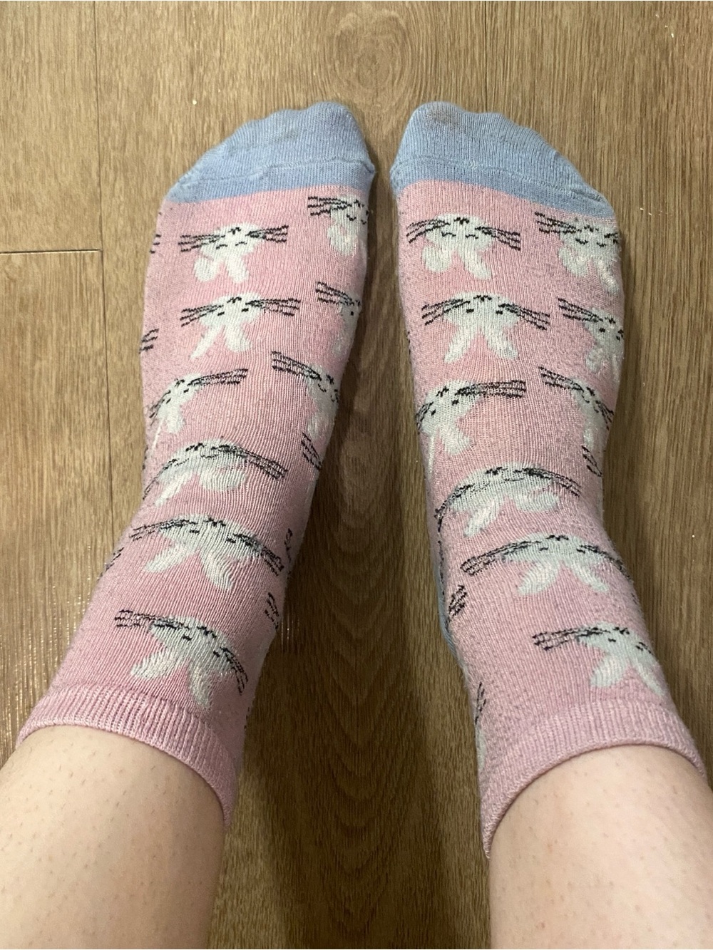 Women’s Pink Bunny Pattern Crew Socks Well Worn - Picture 4 of 5